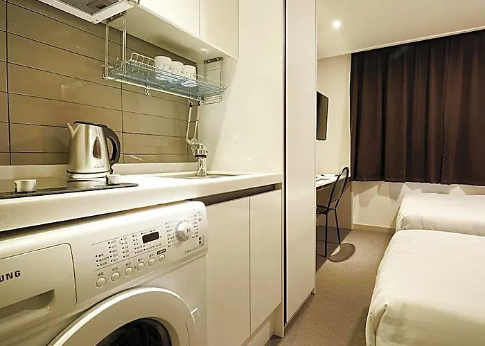 & Aparthotel 3*