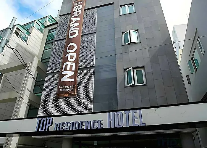 & Aparthotel 3*