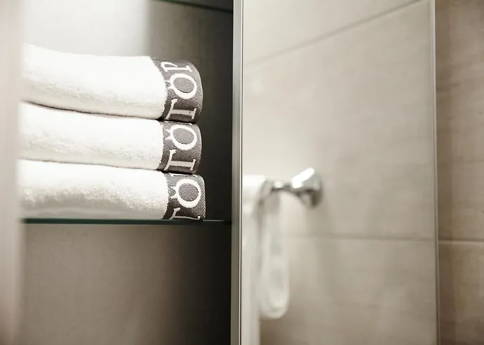 Aparthotel & 3*